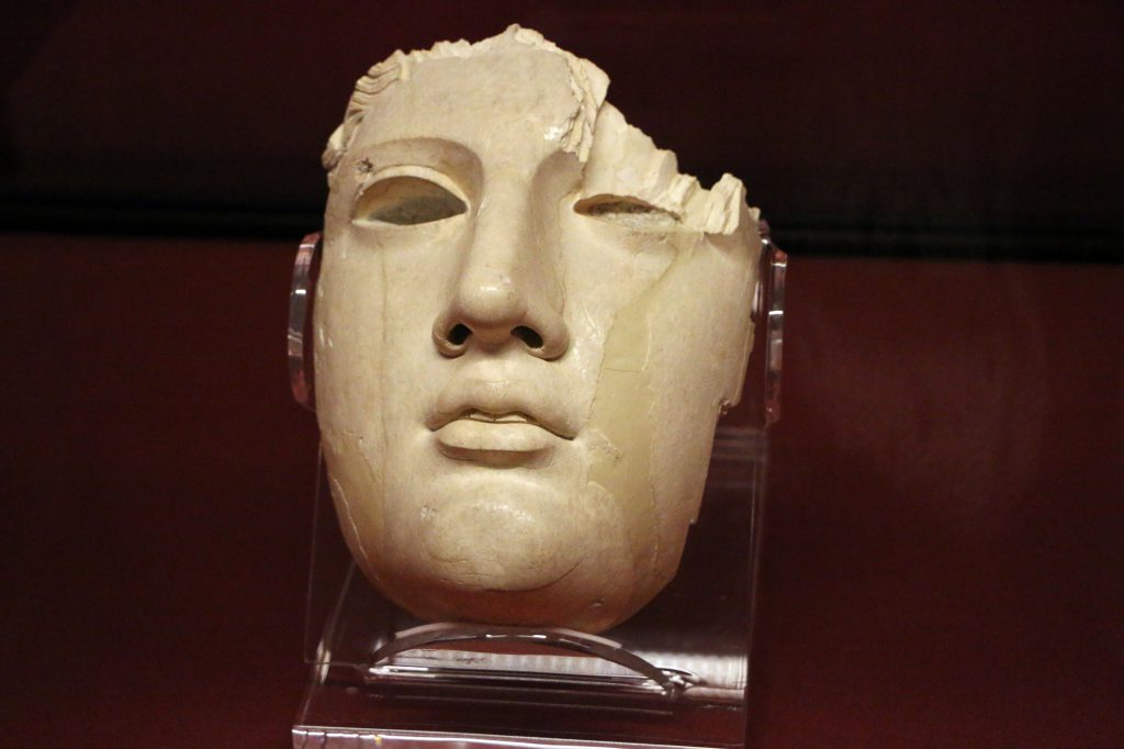 tricolore-ivory-mask