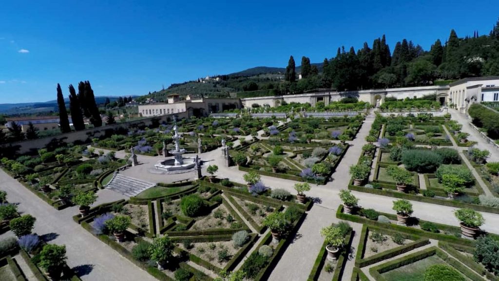 This image has an empty alt attribute; its file name is giardino-castello-1024x577.jpg